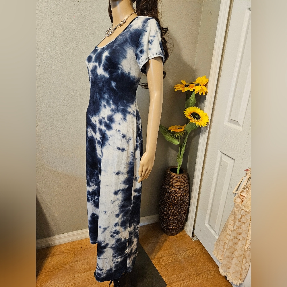 TMG Blue and white tye dyed maxi dress size XL
